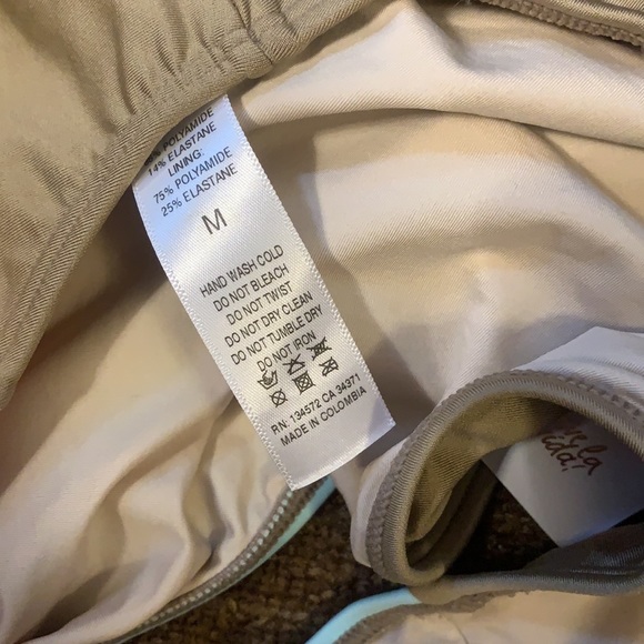 PilyQ Sandstone Farrah One piece NWT - Picture 14 of 14